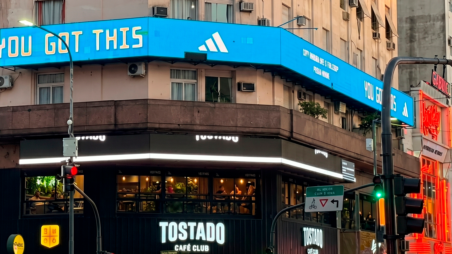 Tira Led 9 de Julio CABA – ADIDAS
